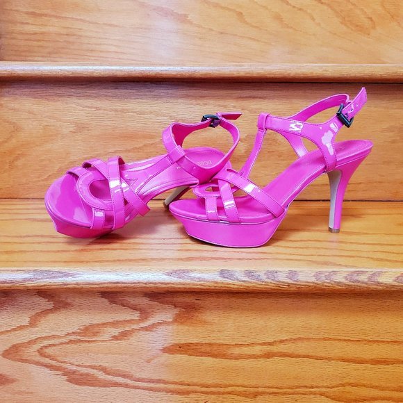 BCBG Preize platform sandal - Picture 1 of 4